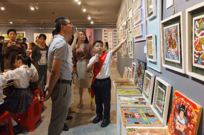 “美遇莞城”師生美術(shù)作品展盛大開(kāi)幕，莞城美育成果璀璨亮相